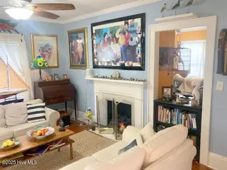 428 E 2nd Street, Washington, NC 27889 – photo 8: Living room 2