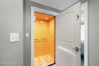 221 Sound Side Drive, Atlantic Beach, NC 28512 — 5-bedroom home in Bay Ridge, Atlantic Beach, NC, photo 6 of 60: Elevator to all floors