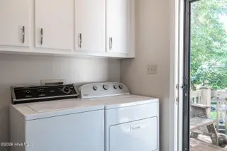 122 Purdie Drive, Emerald Isle, NC 28594 — 3-bedroom home in Oakland Hills, Emerald Isle, NC, photo 14 of 22: Ocean Moon Cottage 013