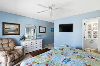 315 Brunswick Avenue W, Holden Beach, NC 28462 – photo 13: 18_315_brunswick_ave_w_018