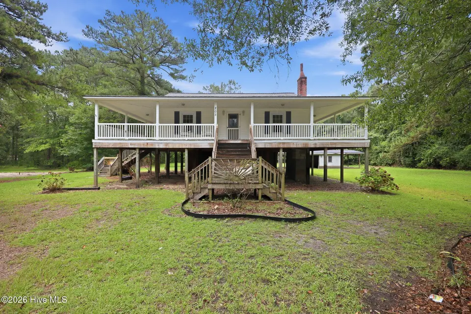 205 Streets Ferry Road, Vanceboro, NC 28586 – photo 1 of 77: 2-web-or-mls-0C0A0389-edit