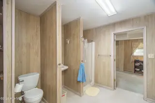 7205 Emerald Drive, Emerald Isle, NC 28594 – photo 23: Downstairs bath