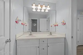 310 Joan Court, Beaufort, NC 28516 – photo 20: Jack and Jill Bathroom