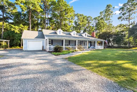 1631 Chadwick Shores Dr, Sneads Ferry