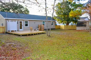 124 Jefferson Street, Beaufort, NC 28516 — 3-bedroom home in Kathryn Court, Beaufort, NC, photo 3 of 30: IMG_2216