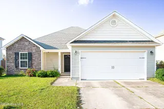 207 Seville Street, Jacksonville, NC 28546 — 3-bedroom home in Carolina Plantations, Jacksonville, NC, photo 5 of 35: Outside-9