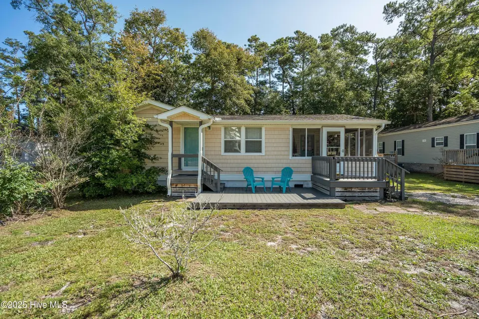 314 NE 75th Street, Oak Island, NC 28465 – photo 1 of 38: mls-DSC03232