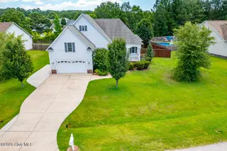 125 Mom Lane, New Bern, NC 28562 – photo 6: Extra Parking pad