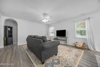 1112 Sunburst Way, Leland, NC 28451 – photo 20: 21_living room
