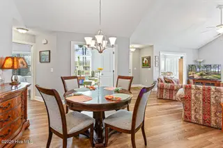 125 W Chelsea Court, Southern Pines, NC 28387 — 3-bedroom condo in Mid South Club, Southern Pines, NC, photo 12 of 45: Dining Room