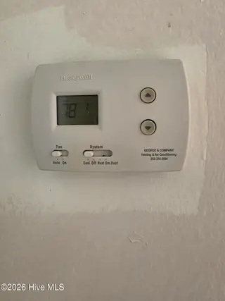 214 Old Oak Road, Elizabeth City, NC 27909 – photo 16: HVAC_Thermastat