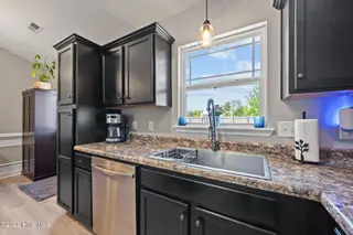 221 Breakwater Drive, Sneads Ferry, NC 28460 – photo 12: Kitchen