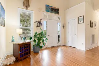 711 Captains Point, Beaufort, NC 28516 – photo 3: Foyer