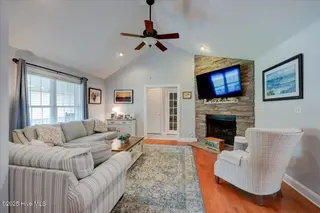 1704 Caracara Drive, New Bern, NC 28560 – photo 12: Tall ceilings