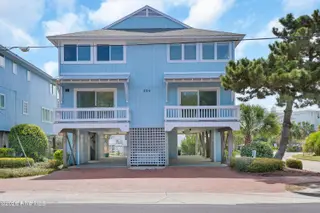 304 Causeway Drive Unit A, Wrightsville Beach, NC 28480 — 3-bedroom condo in Windswept, Wrightsville Beach, NC, photo 10 of 52