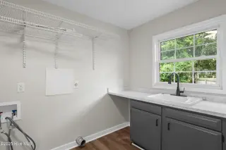407 Thomas Drive, Jacksonville, NC 28546 – photo 10: 09