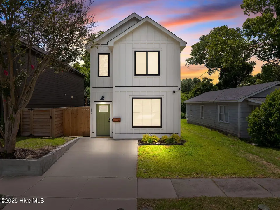 712 S 13th Street, Wilmington, NC 28401 – photo 1 of 73: 1-web-or-mls-IMG_6608