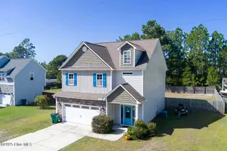 251 E Ivybridge Drive, Hubert, NC 28539 – photo 4: Side elevation