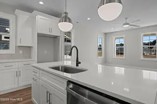 2022 Brighton Drive, New Bern, NC 28562 – photo 13: 21-web-or-mls-DSC_4942