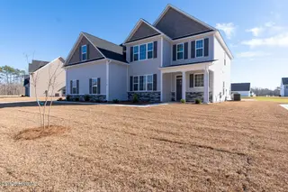 2010 Yellowfin Drive, New Bern, NC 28562 – photo 5: 2010 Yellow Fin-5