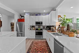 901 Riverview Drive, Burgaw, NC 28425 — 4-bedroom home in Alligator Lakes Estates, Burgaw, NC, photo 21 of 74: 19_kitchen