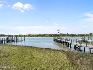 2205 Front Street, Beaufort, NC 28516 – photo 18: 18-web-or-mls-2205 Front St 018