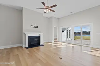 215 Hanover Lakes Drive, Wilmington, NC 28401 – photo 8: Living room