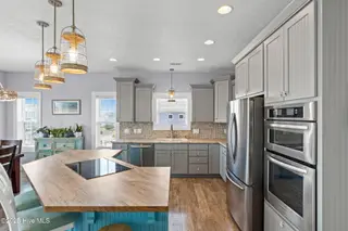 449 E Fourth Street, Ocean Isle Beach, NC 28469 – photo 10: 24-web-or-mls-CAMMediaLLC.com 449-27