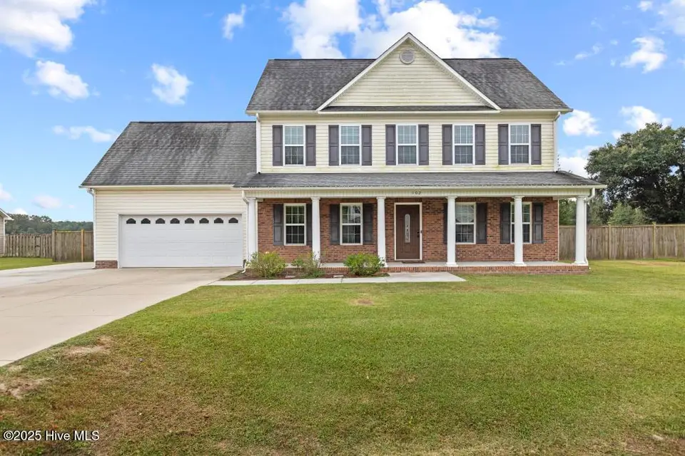 102 Farmington Drive, Richlands, NC 28574 – photo 1 of 47: 425A8004