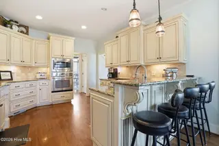 6208 Devonshire Drive, Wilson, NC 27896 — 4-bedroom home in SouthPointe, Wilson, NC, photo 16 of 68: Kitchen