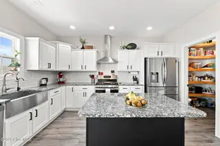 3007 Weathersby Drive, New Bern, NC 28562 – photo 19: Large Kitchen with Island