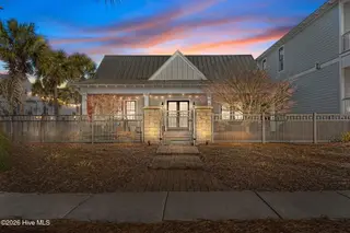 800 North Carolina Avenue, Carolina Beach, NC 28428 – photo 3: 2-web-or-mls-DSC04610.jpg-1