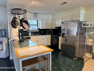 110 S Washington Harbor, Washington, NC 27889 — 3-bedroom townhome in Washington Harbour, Washington, NC, photo 9 of 27