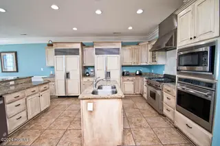 5715 Ocean Drive, Emerald Isle, NC 28594 – photo 13: Kitchen