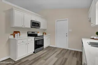 121 Starkys Creek Court, Maysville, NC 28555 — 3-bedroom home in Cross Creek, Maysville, NC, photo 11 of 30