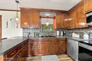 407 Driftwood Drive, Elizabeth City, NC 27909 – photo 18: 29-web-or-mls-029_7X2A4267