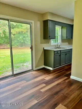 1316 Manchester Road, Kinston, NC 28504 – photo 10: IMG_2524