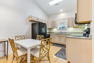 5052 Wyncie Wynd, Southport, NC 28461 — 2-bedroom townhome in South Harbour Village, Southport, NC, photo 11 of 44: 5052 Wyncie Wynd-14