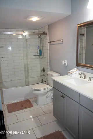 400 E 11th Street, Washington, NC 27889 – photo 18: Great size bath