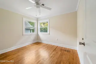 617 S 9th Street, Wilmington, NC 28401 – photo 22: well lit bedroom