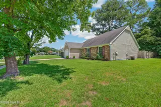 116 Hunting Green Drive, Jacksonville, NC 28546 – photo 3