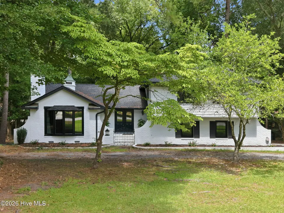 116 Oxford Road, Greenville, NC 27858 – photo 1 of 47: Front