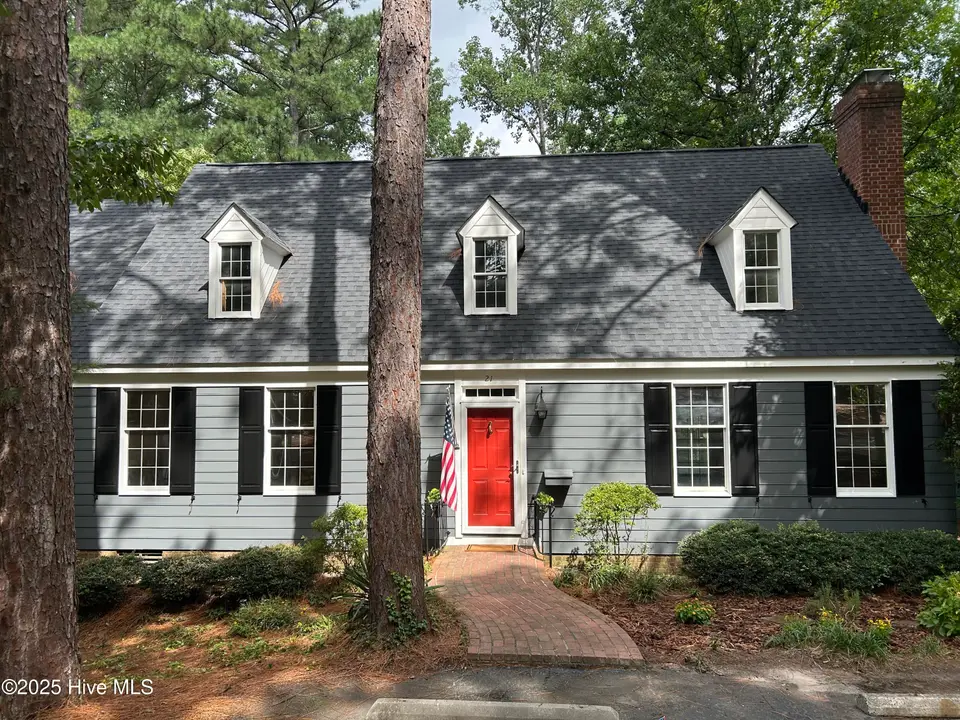 21 Village In The Woods Circle, Southern Pines, NC 28387 – photo 1 of 32: Front Door Primary