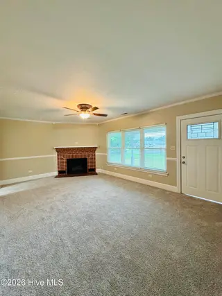 111 Ferry Road, Elizabeth City, NC 27909 – photo 3: Living Room
