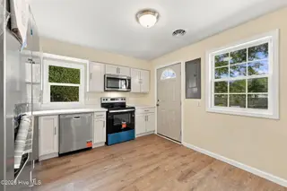 2707 Alabama Avenue, New Bern, NC 28560 — 2-bedroom home in Oakside, New Bern, NC, photo 9 of 54: kitchen