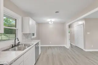 175 Kellumtown Road, Hubert, NC 28539 — 3-bedroom home, Hubert, NC, photo 12 of 23: Kitchen:Dining Rm (2)