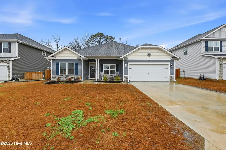 725 Greenwich Place, Richlands, NC 28574 – photo 1 of 41: 1_725 greenwich pl-0001