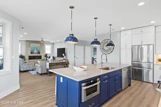 21 Porpoise Place, North Topsail Beach, NC 28460 – photo 12: 013_21_porpoise_place-13_729