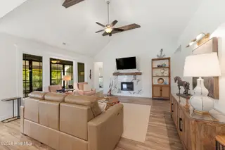 413 Taylorwood Drive, Beaufort, NC 28516 – photo 6: Living room