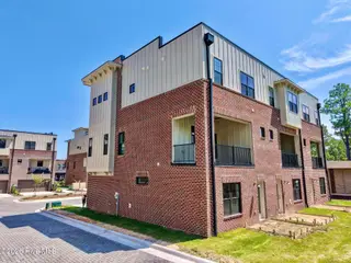 120 Lexington Lane, Southern Pines, NC 28387 – photo 4: 1DJI_20260825130752_0388_DAnd4moreInteri